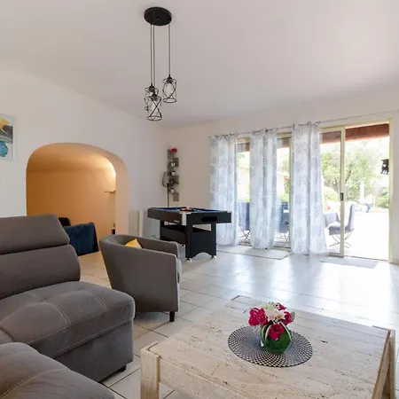 Villa Ceyreste 别墅 *